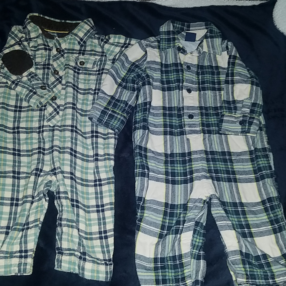 2 Baby Gap 6-12 months thermal long sleeve rompers